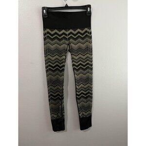 Lululemon ebb to street Pants Green And Black Chevron Pattern Size 4